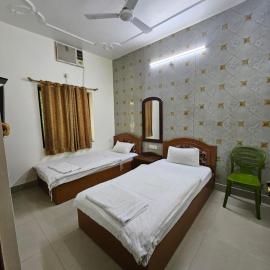 Lucky guest house, hotel a Bodh Gaya