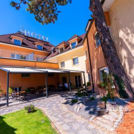Hotel Tulipan Pruhonice: Pruhonice'de bir otel