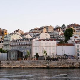 LIOZ Hotel & Apartments, מלון בליסבון
