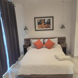 Comfort homes at embassy, hotell i Accra