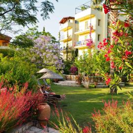 Emel Pension, hotel in Güzelçamlı