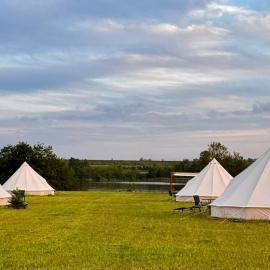New Generation Camp，位于Siedliska的酒店
