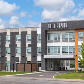 Hotel Railwayparc Montreal, Tapestry Collection By Hilton, hotel in Montreal