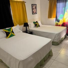 Pearl of the City JAMAICA PEARL، فندق في كينغستون