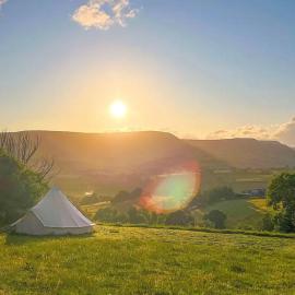 Campston Hill Wild Glamping, hotell i Llangattock Lingoed