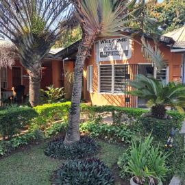 Kaps Villa and Lodge, hotel u Ndoli