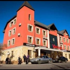 Hotel VANGOGH، فندق في Kyzylorda
