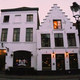 ब्रग्स में, होटल St Christopher's Bruges - The Bauhaus