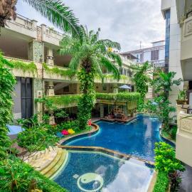 Famous Hotel Kuta Formerly Permata Kuta Hotel, hotel v Kute