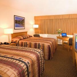 Woodlands Inn & Suites, Hotel in Fort Nelson