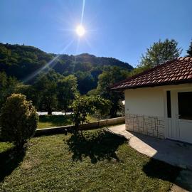 Oaza Vrbas - Riverside Bungalow, hotel u Jajcu