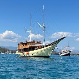 Phinisi Panrita Luxury Komodo, hotel di Labuan Bajo