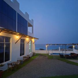 Wadi shab guest house, hotel a Ţīwī