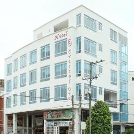 Hotel Cristal Oro, готель у місті Йопаль