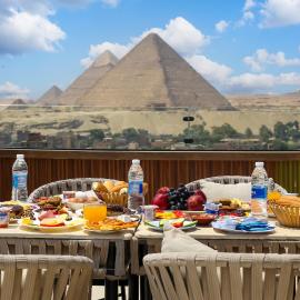 Crowne Pyramids View inn, hotelli Kairossa