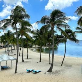 Crystal Kai 2 BR Kaibo Yacht Club - Pool and Beach, hotel en Driftwood Village