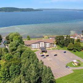 Comfort Inn & Suites Munising-Lakefront, hotel v destinaci Munising