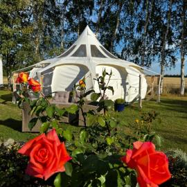Romantik Luxus Glamping 4,Idestrup的飯店