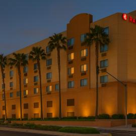 Ramada by Wyndham Hawthorne/LAX, hotel u gradu 'Hawthorne'