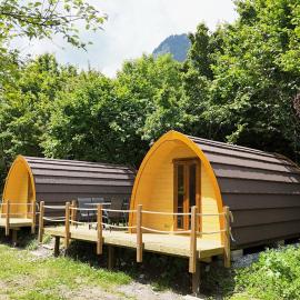 Traumhafter POD-L mit Seesicht - inklusive privatem Bad und Terrasse, hotell i Alpnach