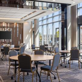 Staybridge Suites Montreal Airport - St-Laurent by IHG，蒙特婁的飯店