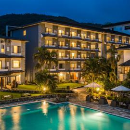 Hotel Barahi Pokhara، فندق في بوخارا