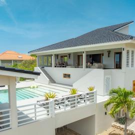 Luxury Ocean View Villa with Private Pool - Curaçao, отель в городе Willibrordus