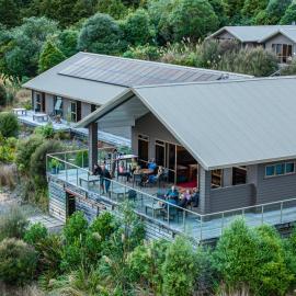 Timber Trail Lodge, hotel in Waimiha