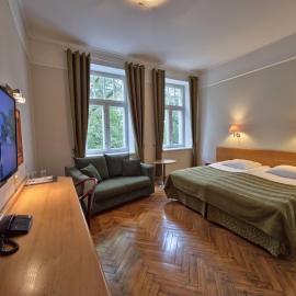 Barclay Hotel, hotel Tartuban