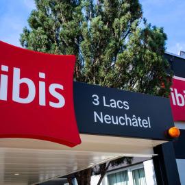 ibis 3 Lacs Neuchâtel, hotelli kohteessa Thielle