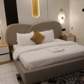 Del hotel and suites، فندق في Mama