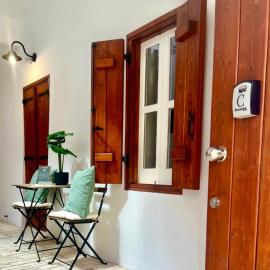 The Mansion By Penelope, hotel u gradu 'Omodos'