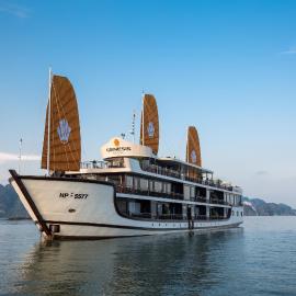 Genesis Luxury Regal Cruise by Premier Group, hótel í Ha Long