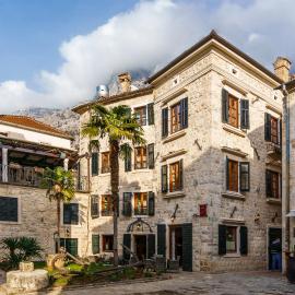 Hotel Monte Cristo, hotell i Kotor