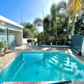 Casa Tipo Villa, Piscina, Playas De RSJ a 4 min, hotel en Río San Juan