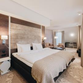 Lydia Hotel, hotel Tartuban