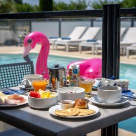 Hotel Caiman, Hotel in Pierrelatte
