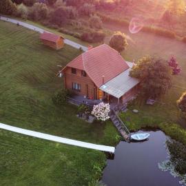 Kundziņi, hotel Bīriņi városában