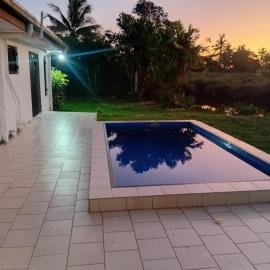 Large 4 Bedroom 7 Bed Villa in Sonaisali Rd, Nadi, hotel en Nadi