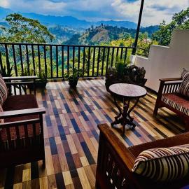 Shining Green View, hotel u gradu Ela