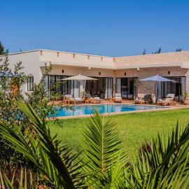 Villas La Rose Bleue - Résidence Hôtelière avec Piscine - Essaouira, hotel Szavírában