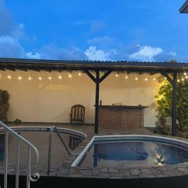 Trébol House Hostel, hotel em La Ceiba