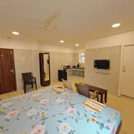 MADRASl AIRPORT HOTEL & HOMESTAY - NEAR AlRPORT, hotelli Chennaissa