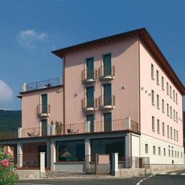International Hotel, hotel v destinácii Iseo