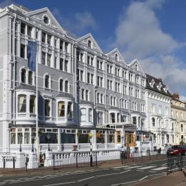 Imperial Hotel, hotel u Llandudnu