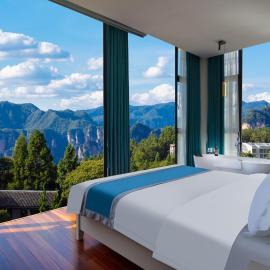 Zhangjiajie Cloudscape Lodge-English Services-Near the Ticket Gate, отель в Чжанцзяцзе