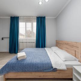 Zhetysu Apartment, hotel di Almaty