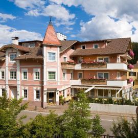 Hotel Blitzburg, hotel din Brunico