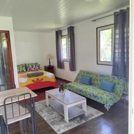3R Lodge Bungalows，Toanoano的飯店