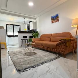 Ain Zaghouen Tunis proche Aeroport - luxueux style parisien，突尼斯的飯店